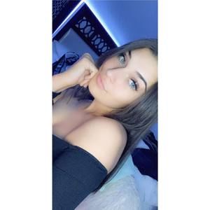 Meet your Posher, Courtney